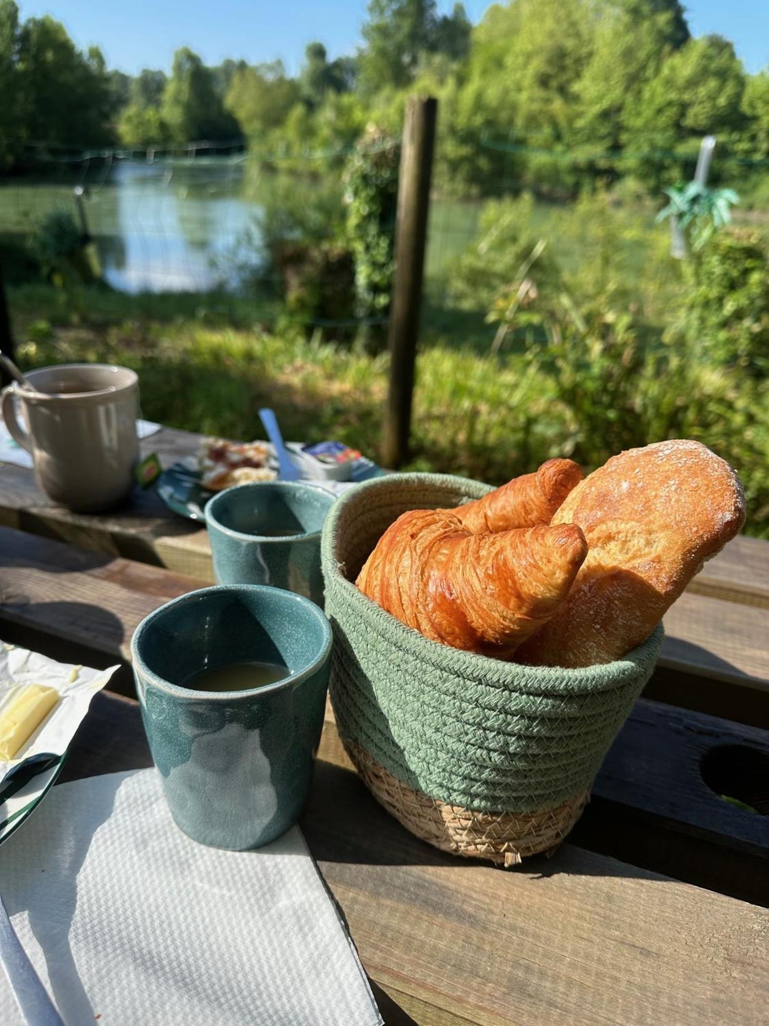 Les Nuits De Cassiopee Bed and Breakfast Sorde-lʼAbbaye Kamer foto